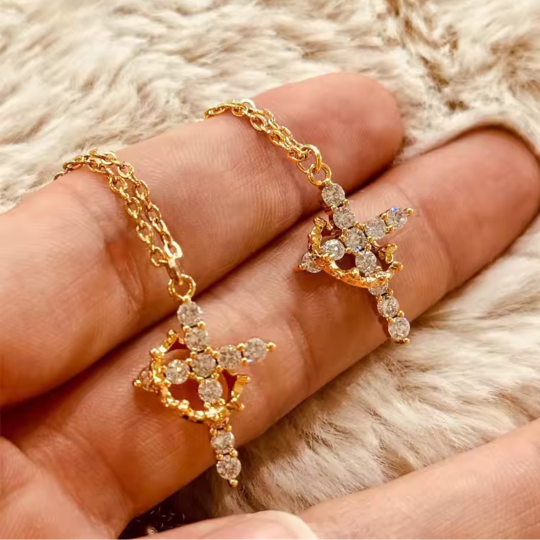 Collar Cruz y Corona ✝️ (ORO 18 K)